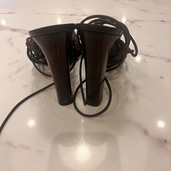 Gucci Ankle Tie Sandals; Size 40; Excellent Condition - Picture 5 of 5